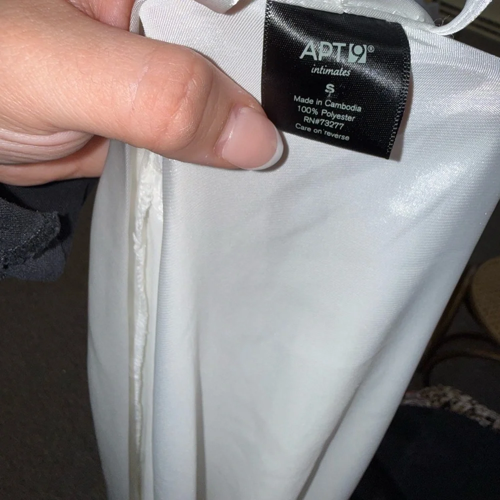 Apt. 9 (Small) White Polyester Ruffle//Flowy Robe - Picture 2 of 4